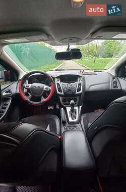 Седан Ford Focus 2014 в 