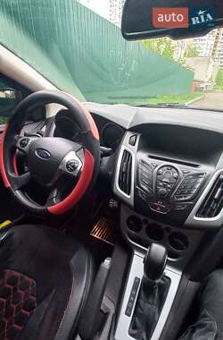 Седан Ford Focus 2014 в 