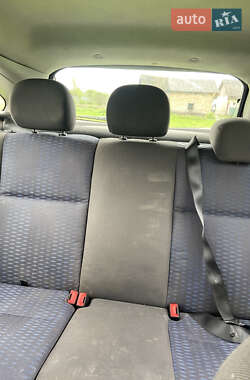 Хэтчбек Ford Focus 2001 в 