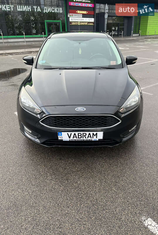 Хэтчбек Ford Focus 2015 в Киеве