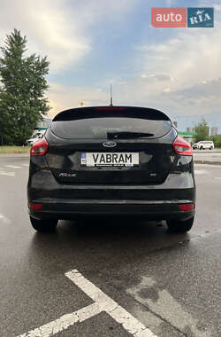 Хэтчбек Ford Focus 2015 в 