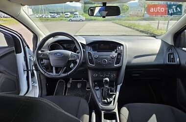 Хэтчбек Ford Focus 2015 в 