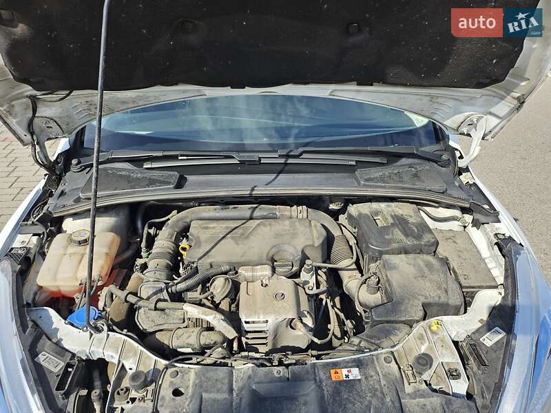 Хэтчбек Ford Focus 2015 в Тячеве