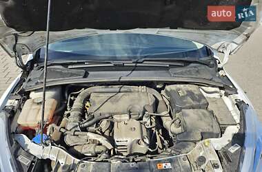 Хэтчбек Ford Focus 2015 в 