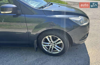 Хетчбек Ford Focus 2010 в 