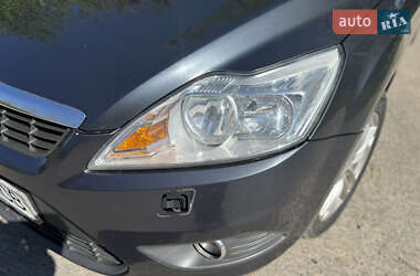 Хетчбек Ford Focus 2010 в 