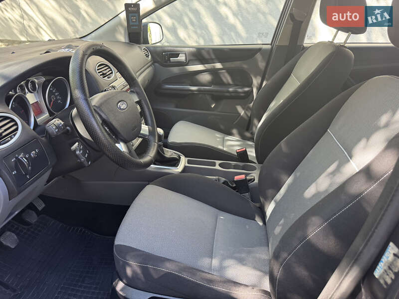 Хэтчбек Ford Focus 2010 в Радивилове