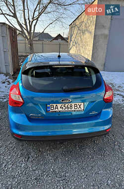 Хэтчбек Ford Focus 2013 в 