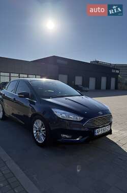 Седан Ford Focus 2015 в 