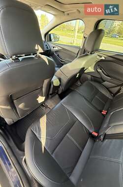 Седан Ford Focus 2015 в 
