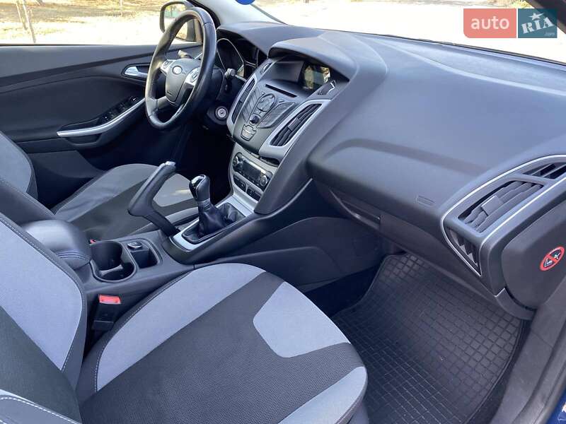 Хетчбек Ford Focus 2013 в Дніпрі