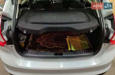 Хетчбек Ford Focus 2013 в 