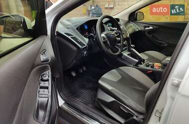 Хетчбек Ford Focus 2013 в 