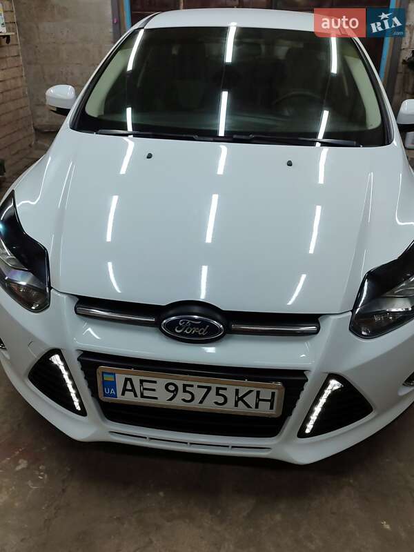 Хетчбек Ford Focus 2013 в Синельниковому