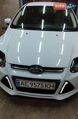 Хетчбек Ford Focus 2013 в 