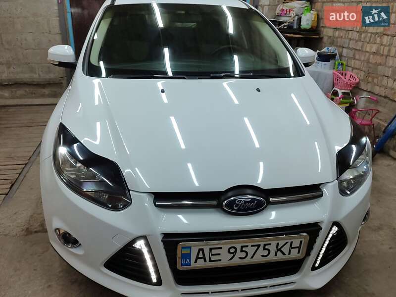 Хетчбек Ford Focus 2013 в Синельниковому