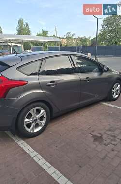 Хэтчбек Ford Focus 2013 в 