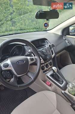 Хэтчбек Ford Focus 2013 в 