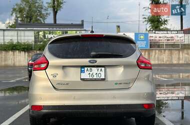 Хэтчбек Ford Focus 2015 в 