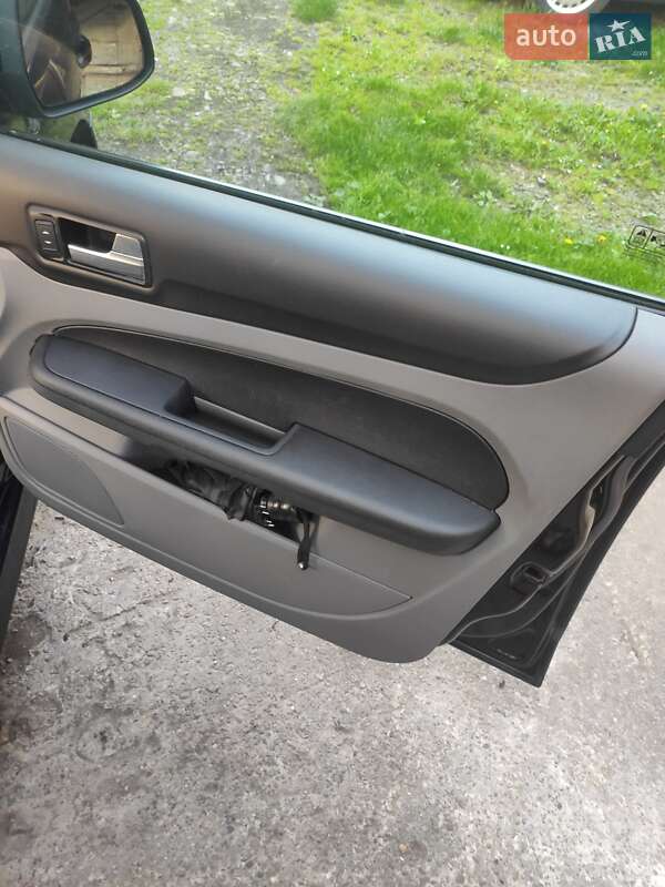 Хэтчбек Ford Focus 2008 в Стрые