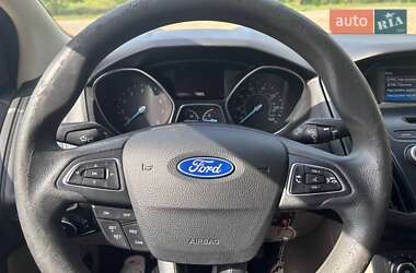 Седан Ford Focus 2015 в 
