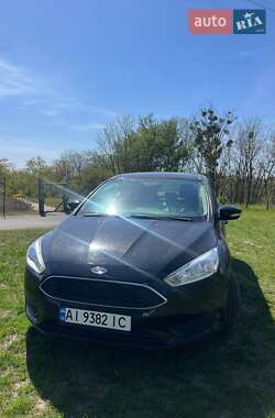 Седан Ford Focus 2015 в Обухові