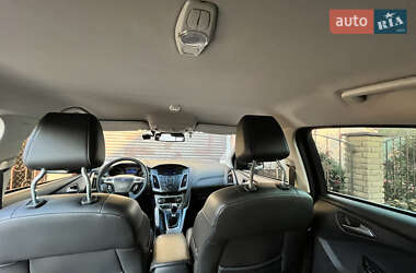 Хэтчбек Ford Focus 2011 в 