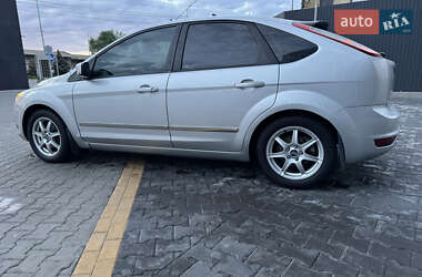 Хэтчбек Ford Focus 2010 в 