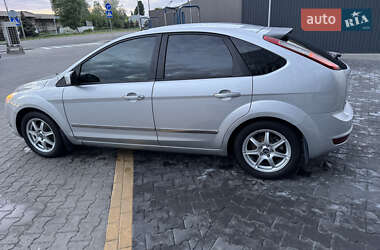 Хэтчбек Ford Focus 2010 в 