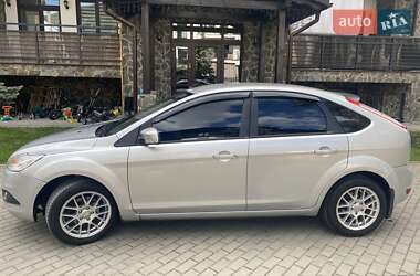 Хэтчбек Ford Focus 2010 в 