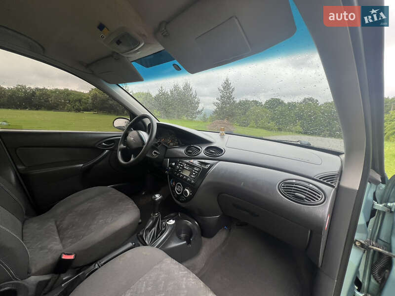 Седан Ford Focus 2001 в Болехове