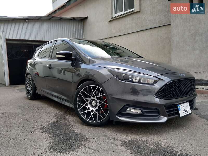 Хэтчбек Ford Focus 2017 в 