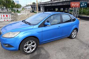 Хэтчбек Ford Focus 2010 в 