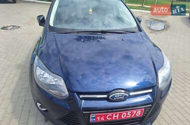 Хэтчбек Ford Focus 2012 в 