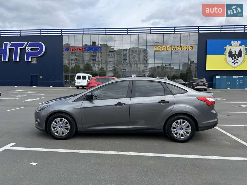 Седан Ford Focus 2012 в 