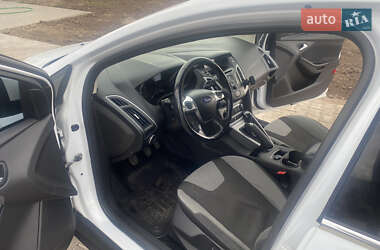 Хэтчбек Ford Focus 2013 в 