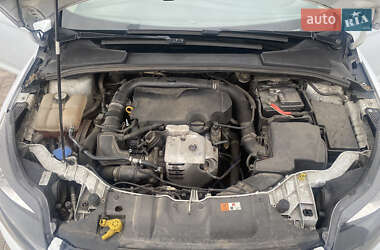 Хэтчбек Ford Focus 2013 в 
