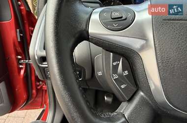 Хэтчбек Ford Focus 2011 в 