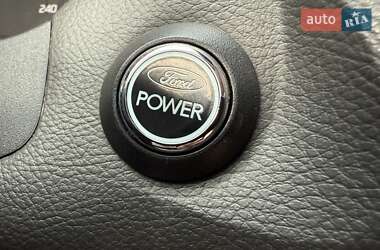 Хэтчбек Ford Focus 2011 в 