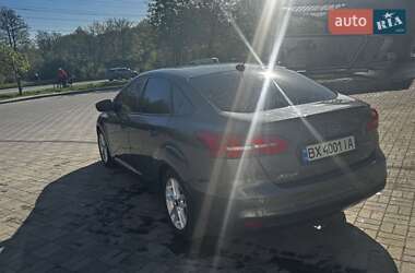 Хэтчбек Ford Focus 2015 в 