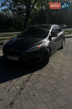 Хэтчбек Ford Focus 2015 в 