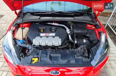 Хэтчбек Ford Focus 2016 в 