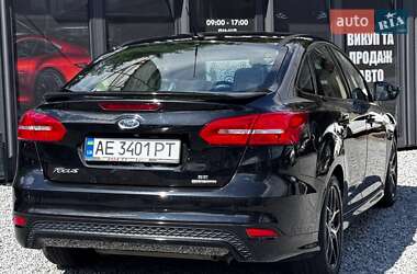 Седан Ford Focus 2015 в 