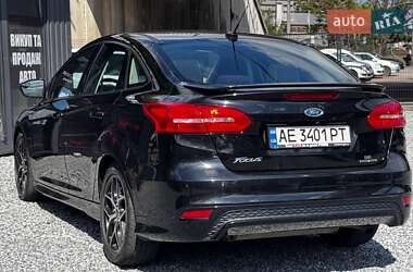 Седан Ford Focus 2015 в 