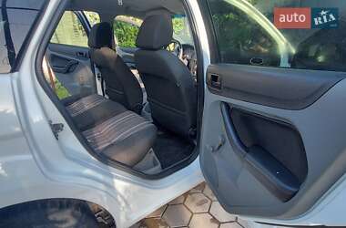 Хэтчбек Ford Focus 2011 в 