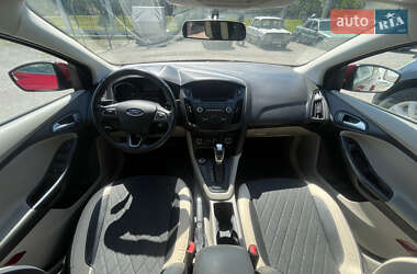 Хэтчбек Ford Focus 2015 в 