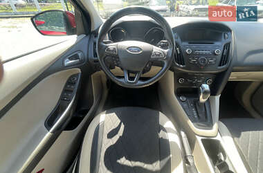 Хэтчбек Ford Focus 2015 в 