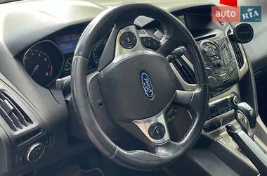 Хэтчбек Ford Focus 2012 в 
