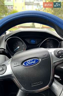 Седан Ford Focus 2013 в 