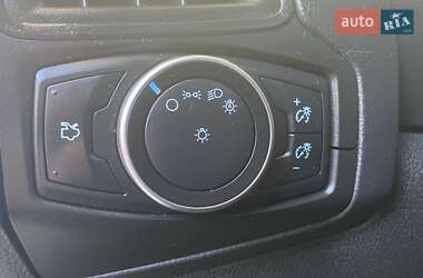 Седан Ford Focus 2016 в 